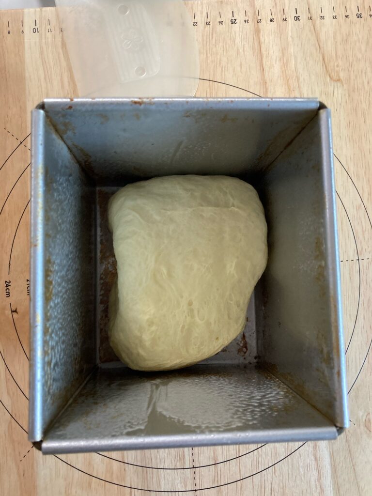 食パン型 パン生地